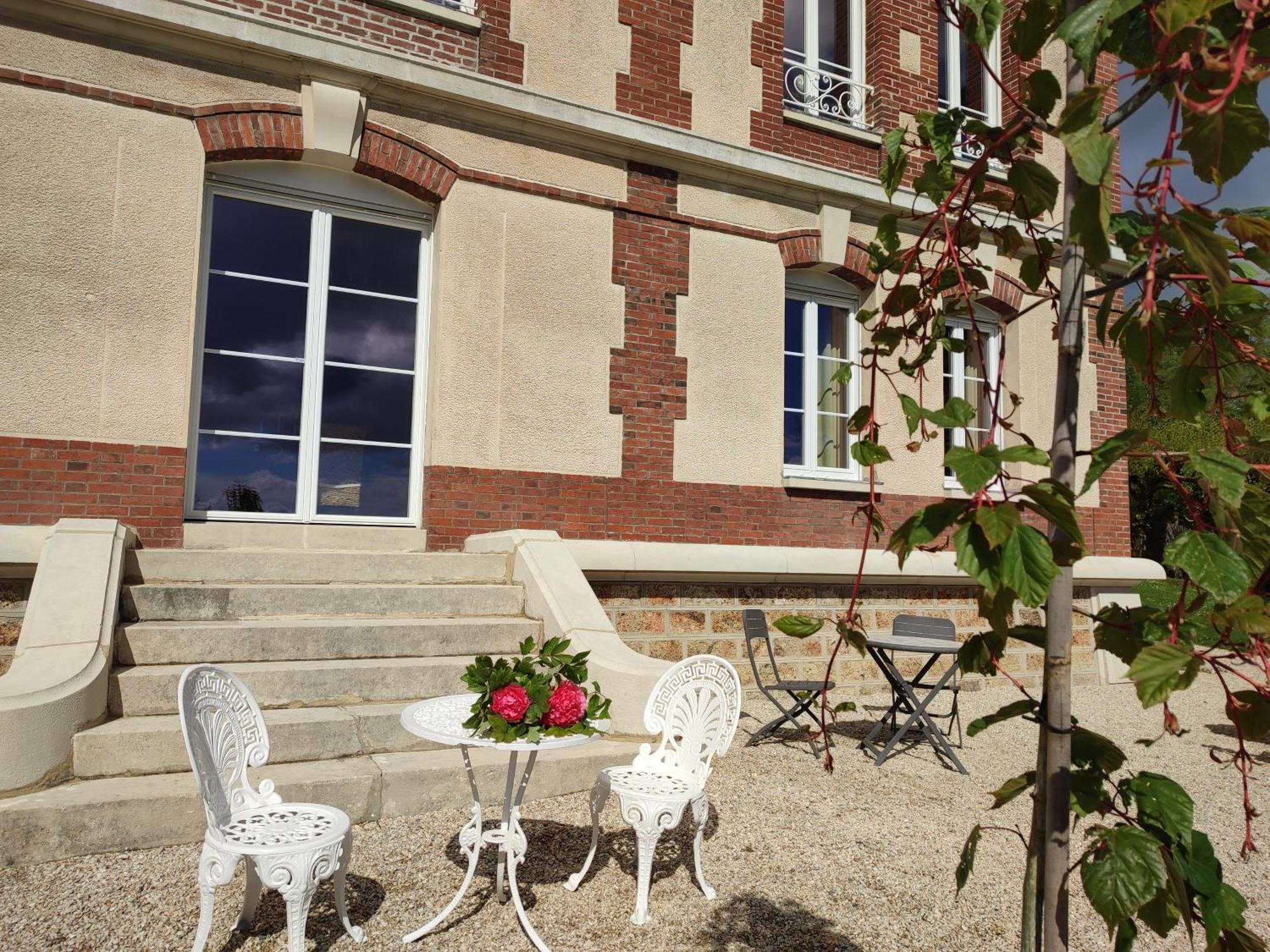 Demeure De La Garenne Bed & Breakfast Montmirail  Екстериор снимка